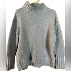 Philosophy soft and cozy sweater. Excellent condition. Women’s size Large